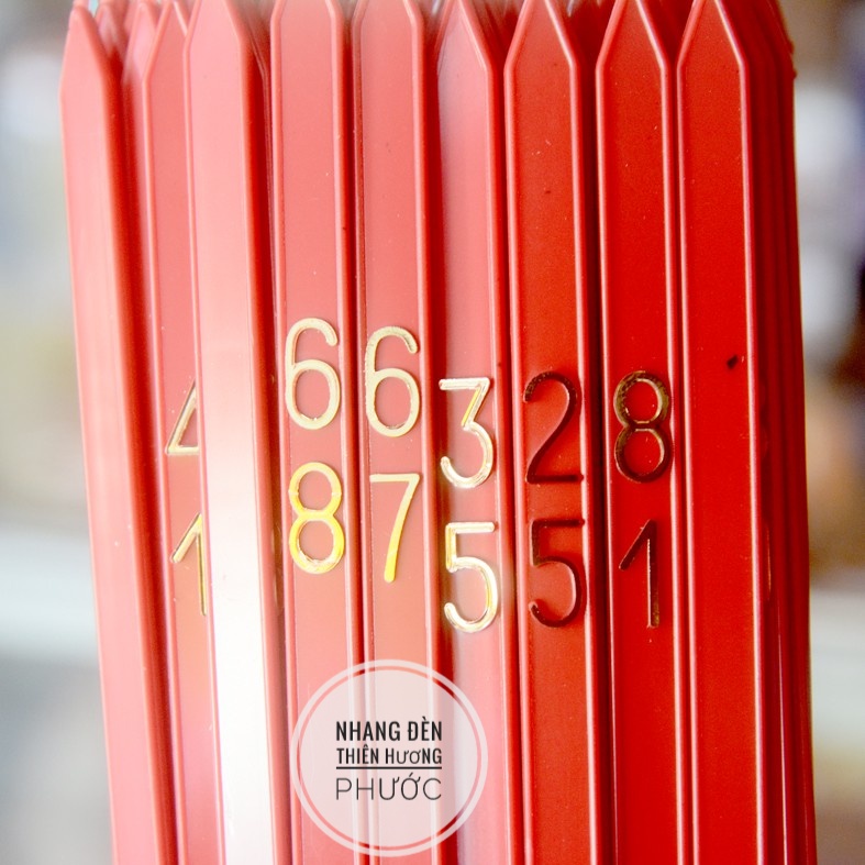 Ống lắc xăm quan thánh